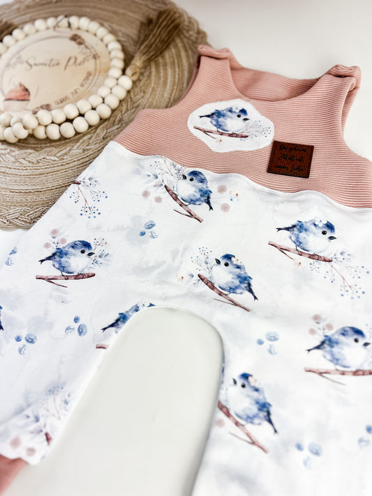 Strampler Mädchen, Baby Einteiler, Newborn Outfit, Babyset, Handmade Babystrampler in weiß blau, Blumen, Vögel, Baby Geschenk Gr. 44–98