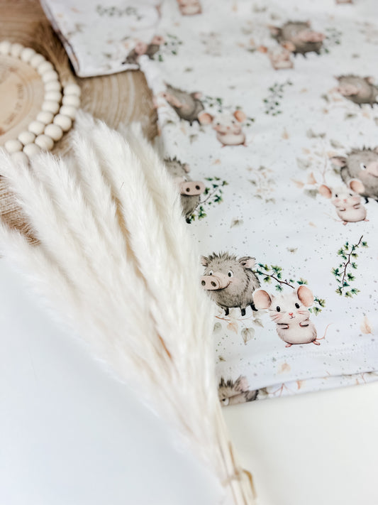 Baby-Set Wildschwein & Maus – Slim Harem Cordhose + T-Shirt – Handgemacht aus Bio-Stoff – Unisex Geschenk zur Geburt Gr. 62 - 128 – Geschenk für kleine Entdecker
