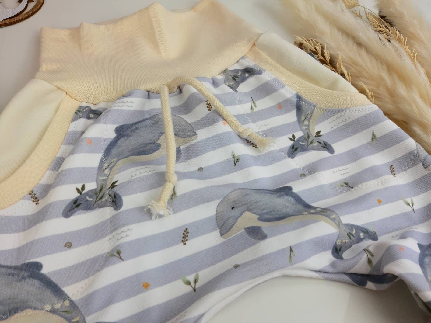 Oversized Baby und Kinder-Set: Hoodie mit Delfin-Applikation und Slim Harem Hose – Bio French Terry, Unisex, personalisierbar Gr. 62- 128