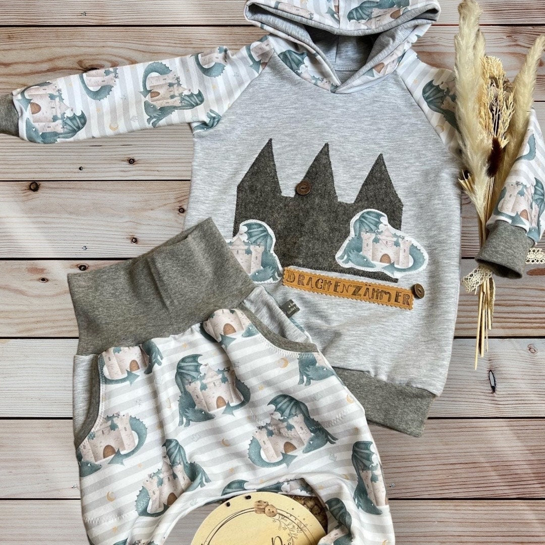 Oversized Baby und Kinder-Set: Hoodie mit Drachen Applikation und Slim Harem Hose – Bio French Terry, personalisierbar Gr. 62 - 128