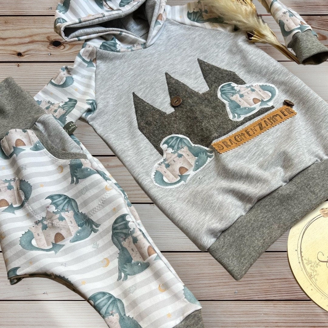 Oversized Baby und Kinder-Set: Hoodie mit Drachen Applikation und Slim Harem Hose – Bio French Terry, personalisierbar Gr. 62 - 128
