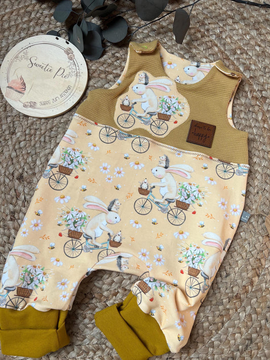 Handgemachter Strampler Häschenstoff & Waffeljersey – Bio Baumwolle – Unikat für Babys Romper Latzhose Baby Junge Mädchen