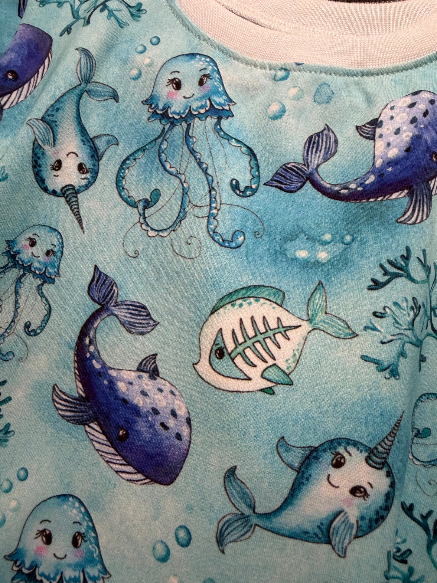 Niedliches Kinder T-Shirt Gr. 104 mit maritimem Motiv| Handmade Shirt aus Baumwolle | Fantasie Motiv | Kinderkleidung