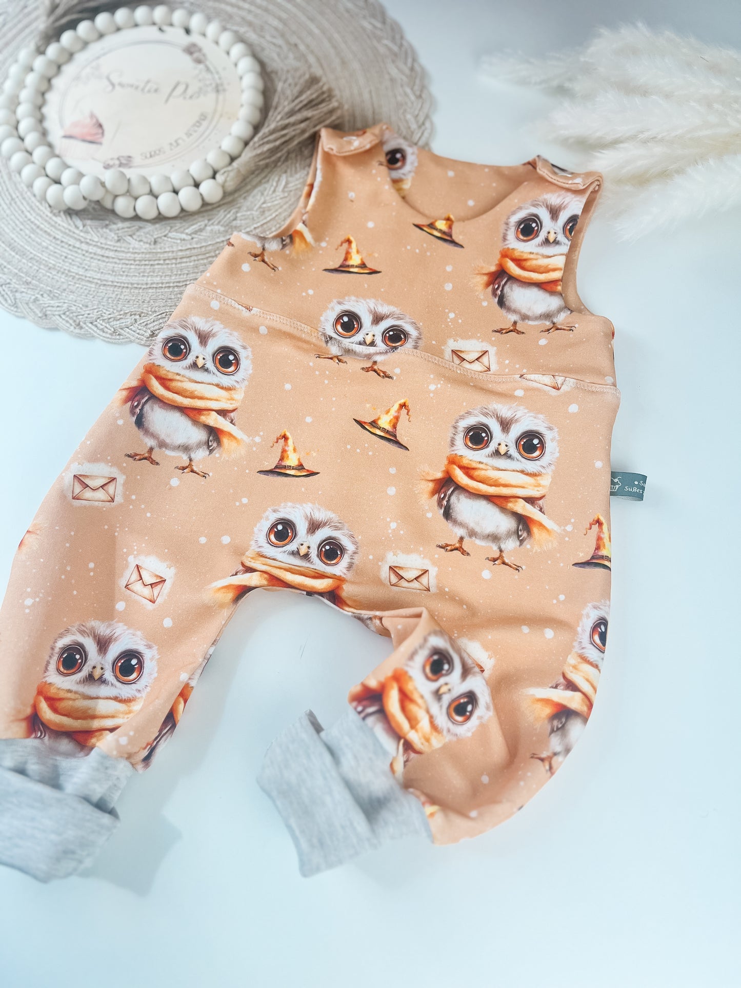 Handgemachter Baby-Strampler – verschiedene Zauberdesigns – Bio-Baumwolle – Geschenk zur Geburt – Unisex