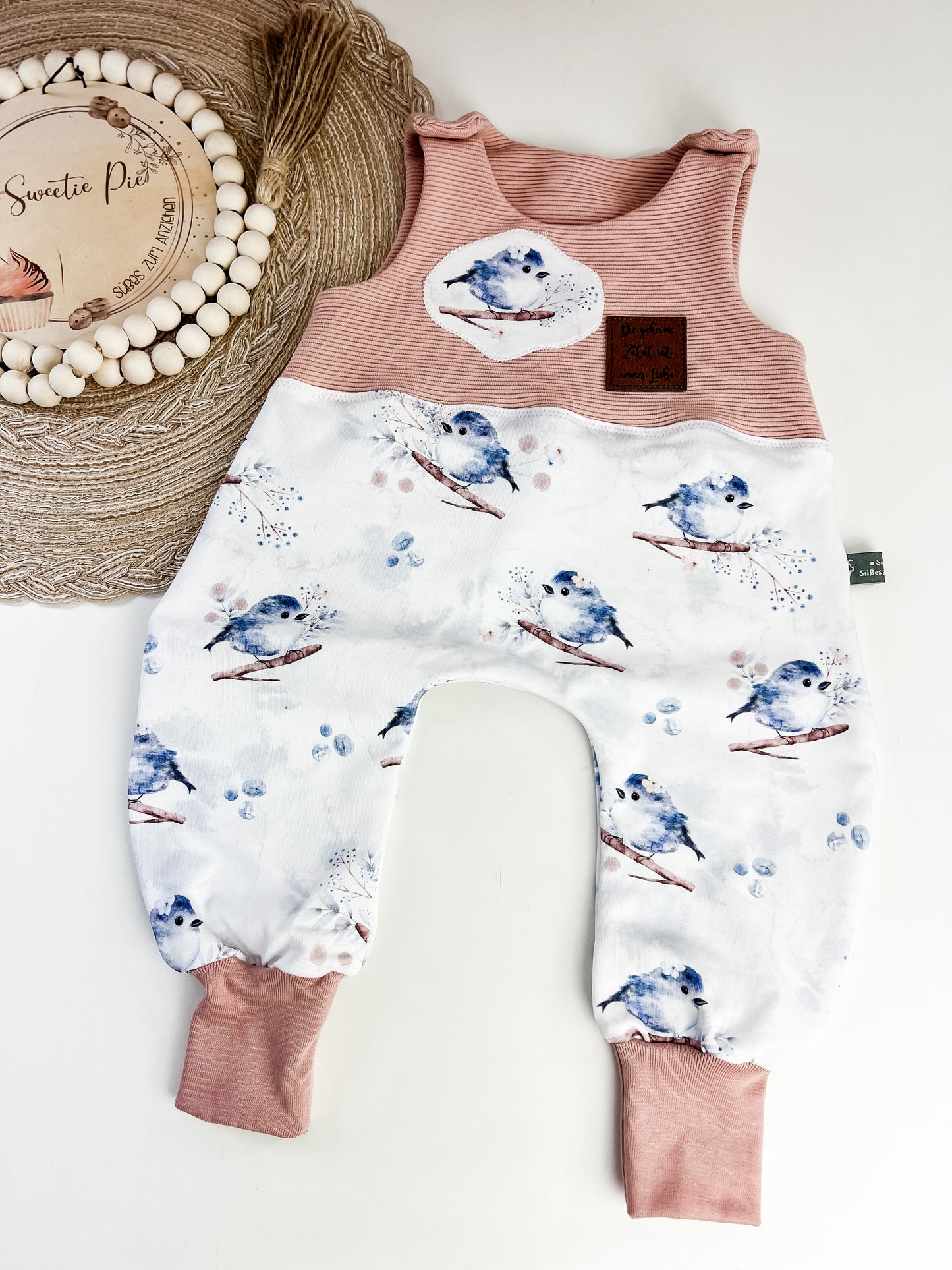 Strampler Mädchen, Baby Einteiler, Newborn Outfit, Babyset, Handmade Babystrampler in weiß blau, Blumen, Vögel,  Baby Geschenk Gr. 44–98
