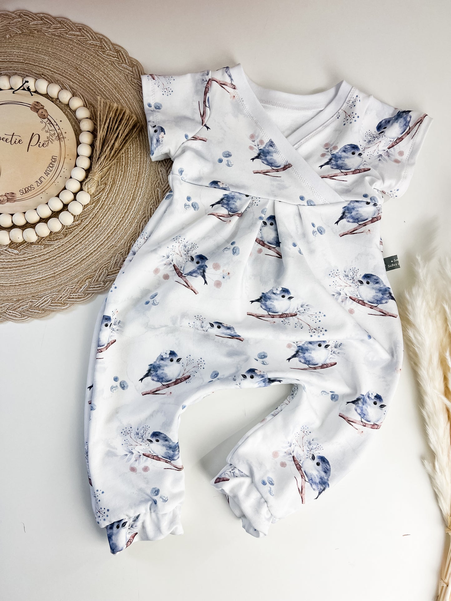 Baby Romper Mädchen mit Vögelchen – Bio Baumwolle – Wickeloptik – Kurzarm oder Langarm Gr. 62 - 140 zur Geburt – Mädchen