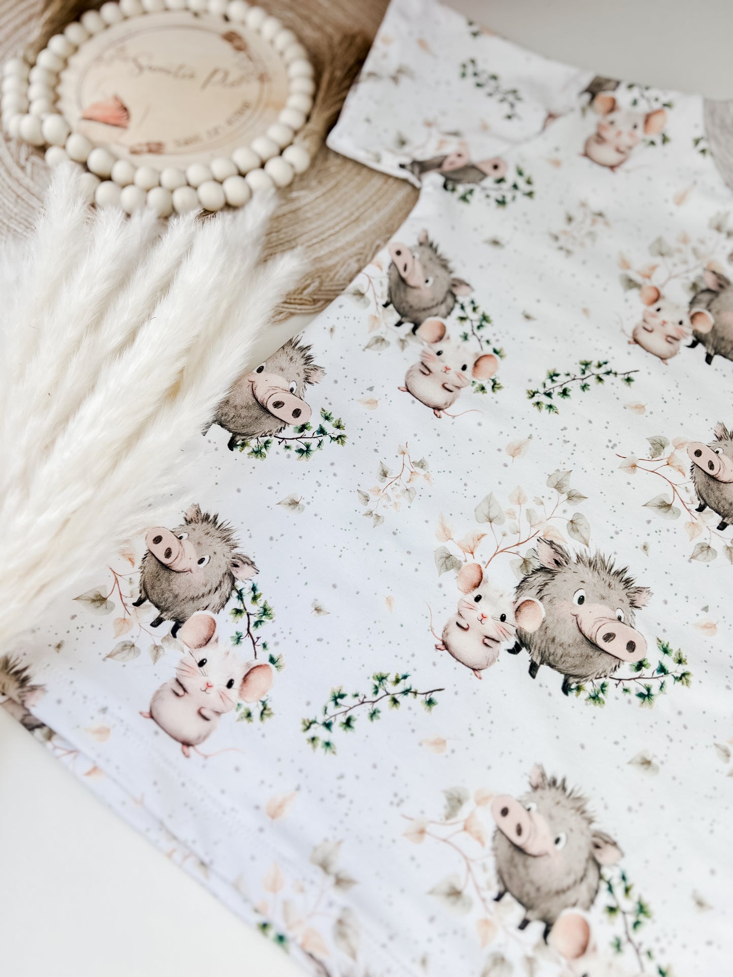 Baby-Set Wildschwein & Maus – Slim Harem Cordhose + T-Shirt – Handgemacht aus Bio-Stoff – Unisex Geschenk zur Geburt Gr. 62 - 128 – Geschenk für kleine Entdecker