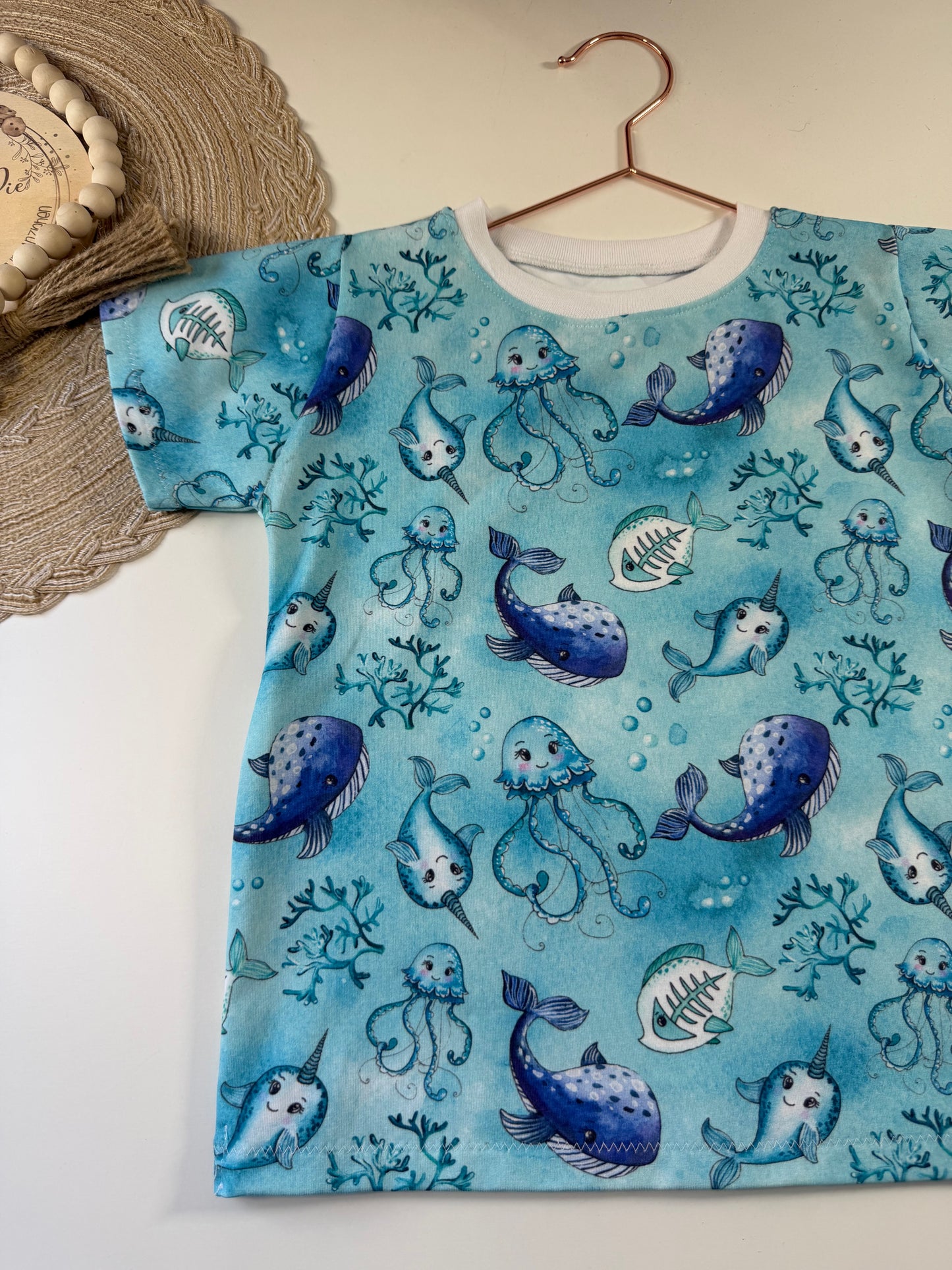 Niedliches Kinder T-Shirt Gr. 104 mit maritimem Motiv| Handmade Shirt aus Baumwolle | Fantasie Motiv | Kinderkleidung