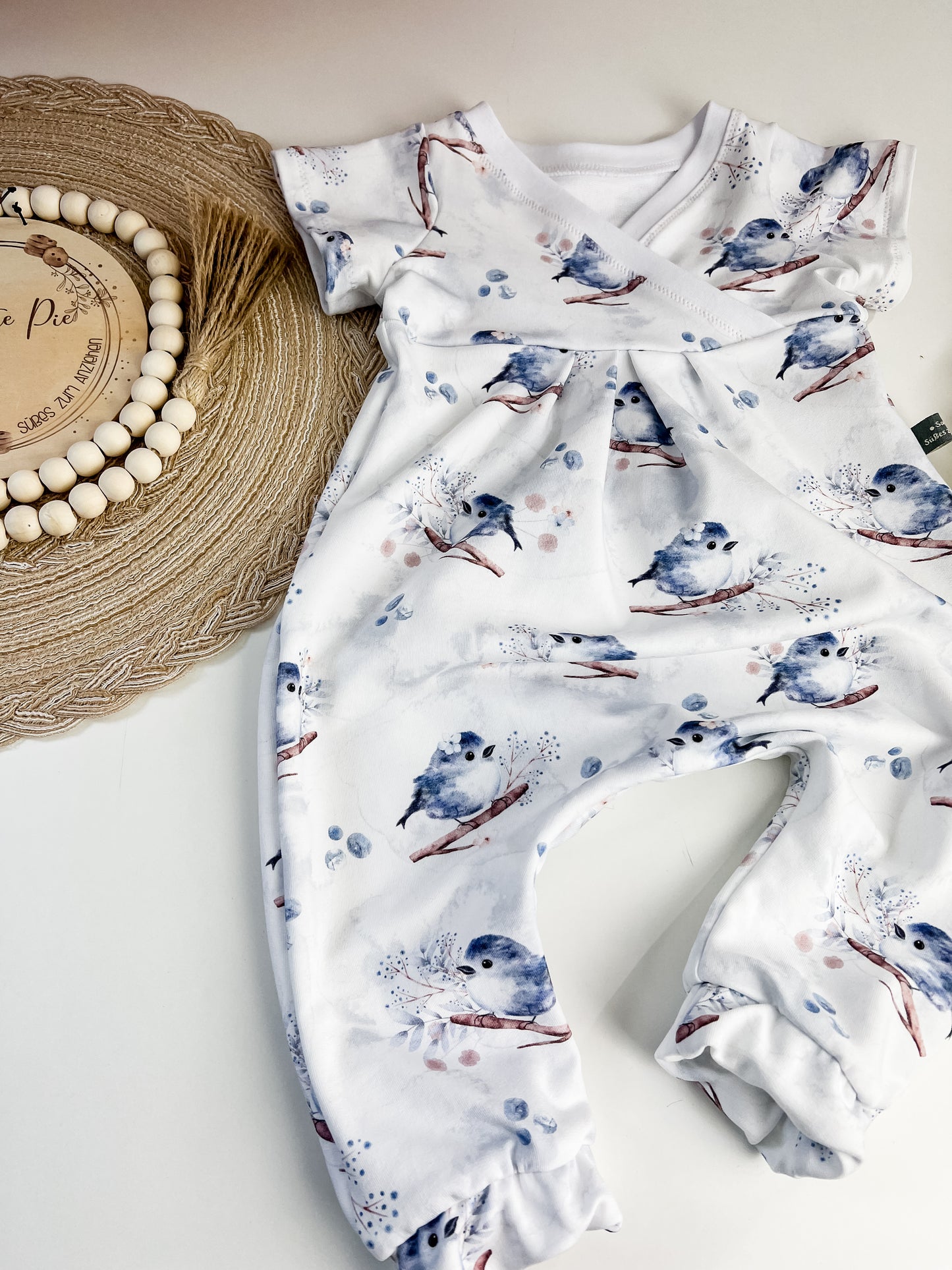 Baby Romper Mädchen mit Vögelchen – Bio Baumwolle – Wickeloptik – Kurzarm oder Langarm Gr. 62 - 140 zur Geburt – Mädchen