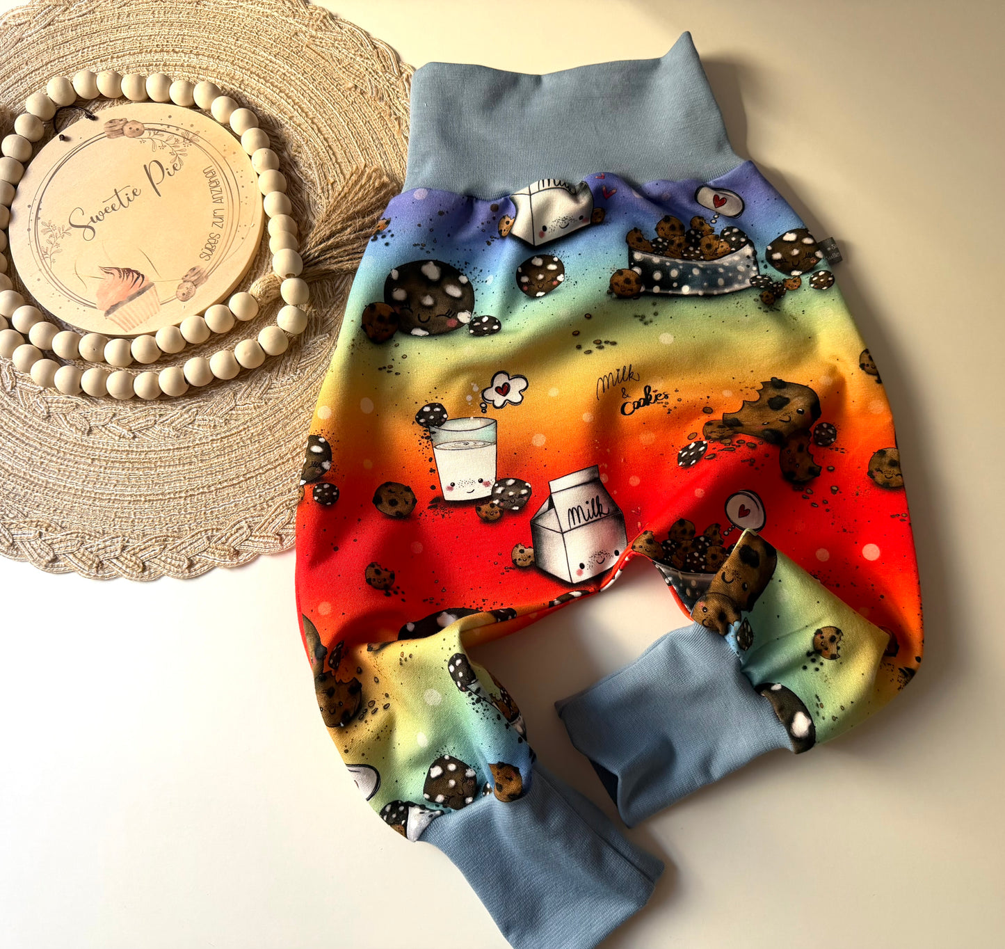 Pumphose Kinder „Cookies & Milk“ | Bio Baumwolle | Bunte Kinderhose | Handmade Pumphose | Mitwachsend & bequem I Gr. 44 - 122