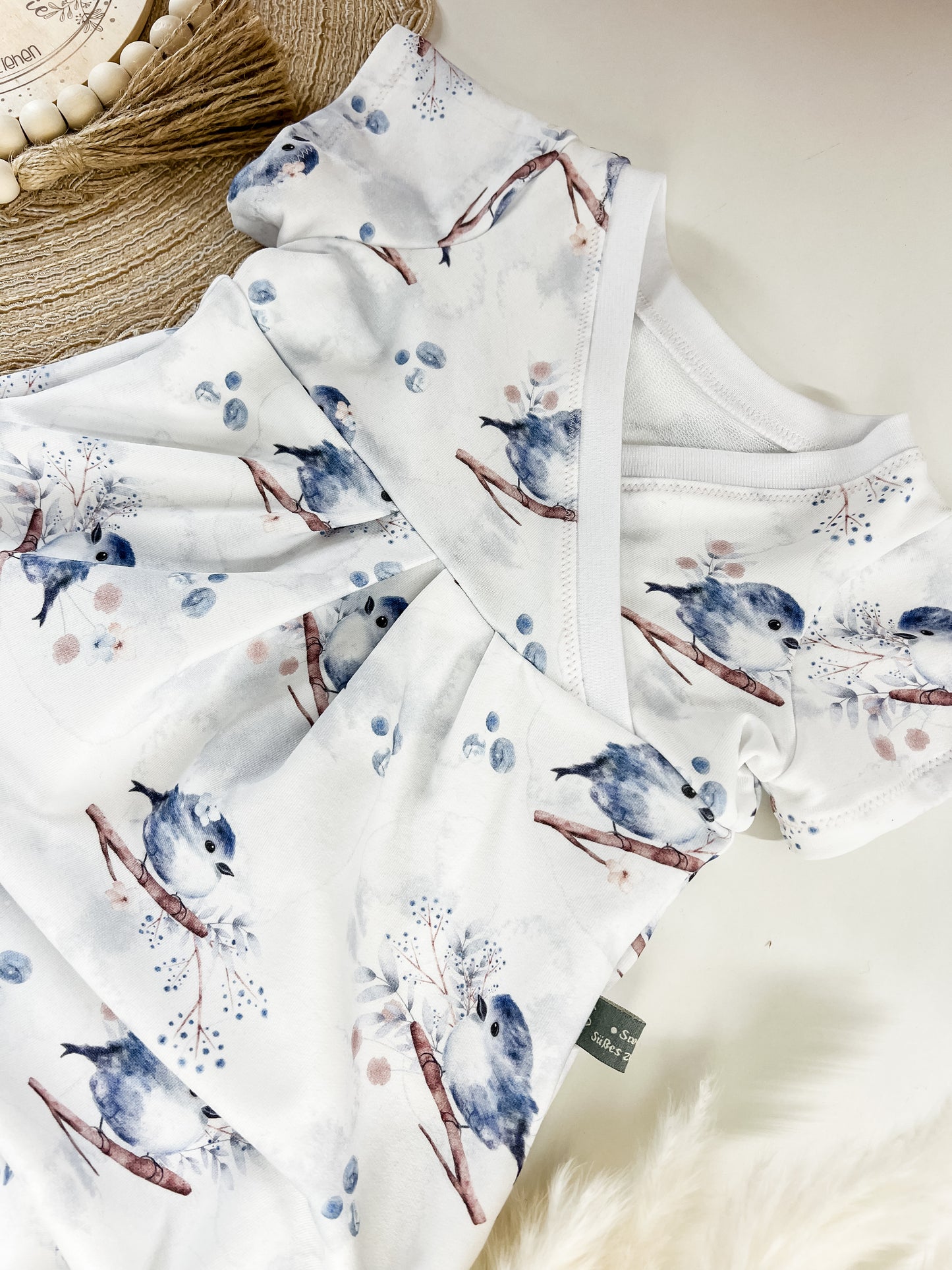 Baby Romper Mädchen mit Vögelchen – Bio Baumwolle – Wickeloptik – Kurzarm oder Langarm Gr. 62 - 140 zur Geburt – Mädchen