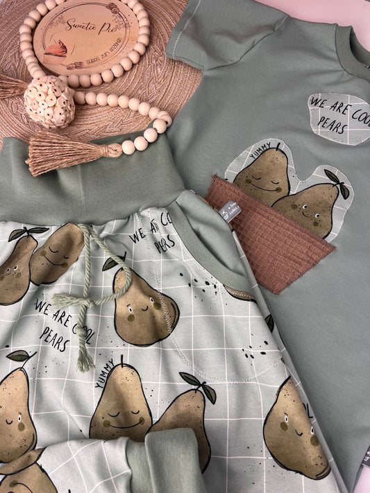 Kinder Set „Cool Pears“ | T-Shirt mit Birnen Applikation & Slim Harem Hose mit Taschen | Handmade Kinder Outfit | Frühlingsset