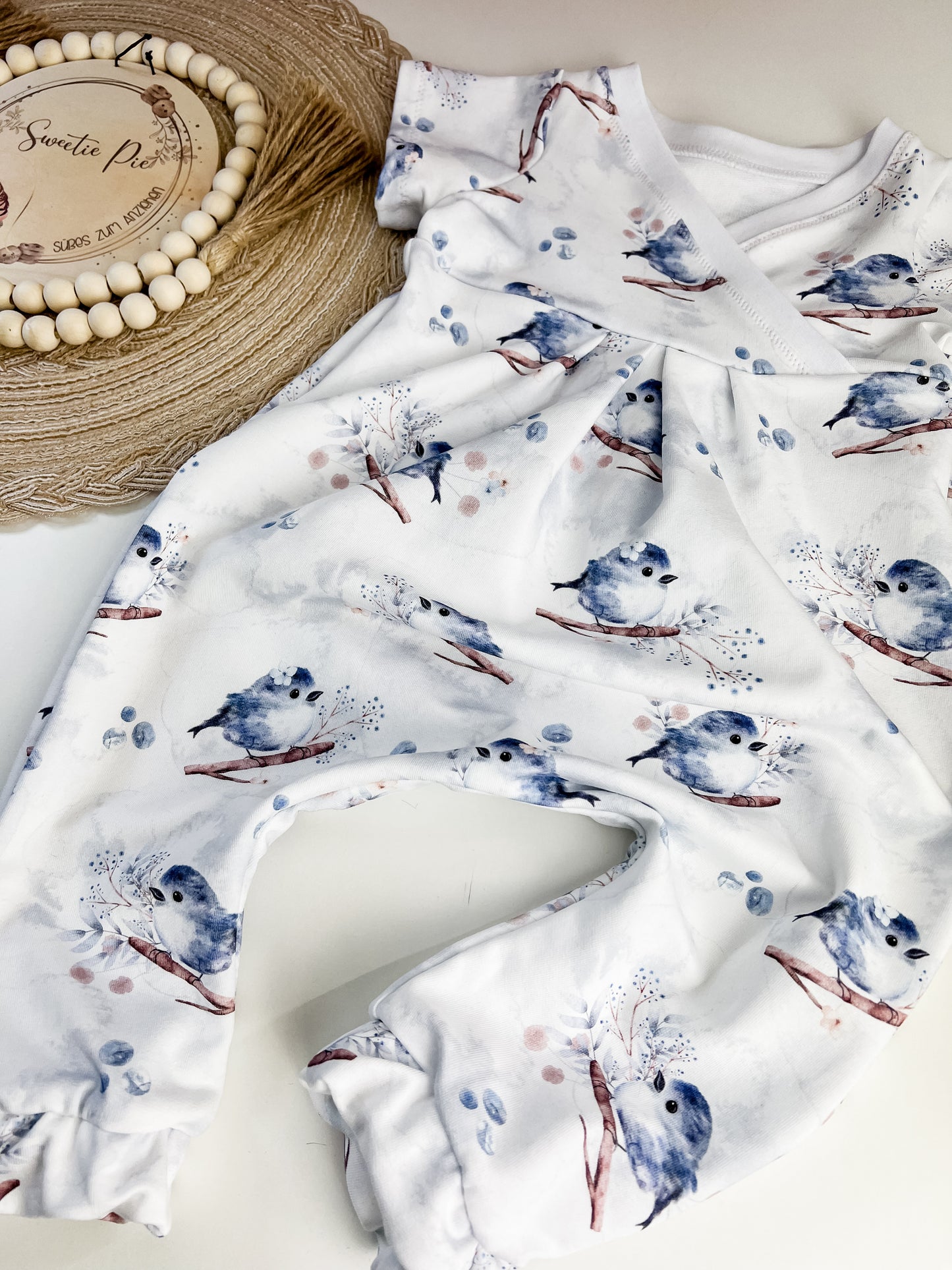 Baby Romper Mädchen mit Vögelchen – Bio Baumwolle – Wickeloptik – Kurzarm oder Langarm Gr. 62 - 140 zur Geburt – Mädchen