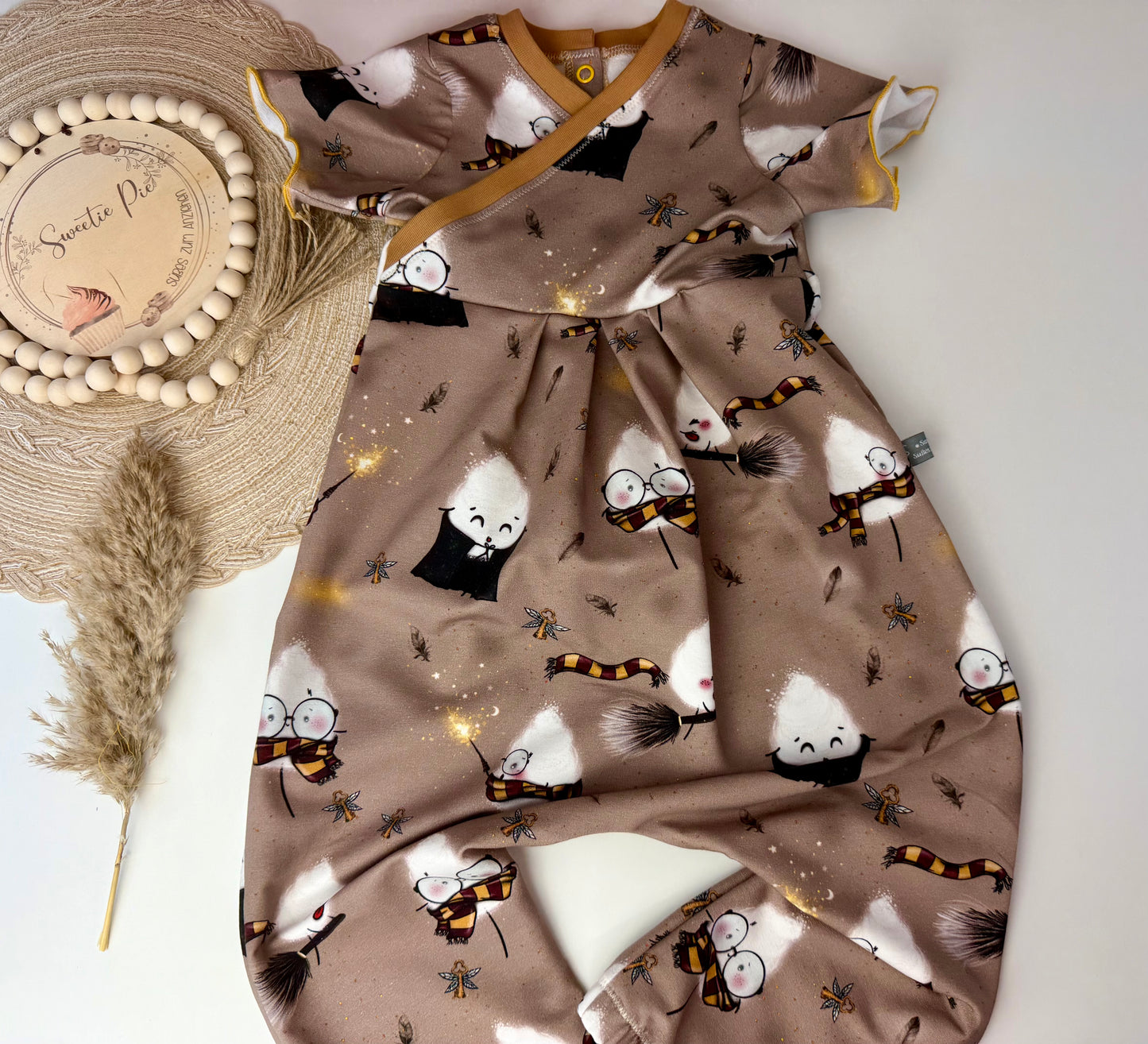 Pumpiger Haremromper „Magische Zuckerwatte“ | Bio Baumwolle | Handmade Baby Romper | Bequemer Einteiler | Mitwachsender Strampler