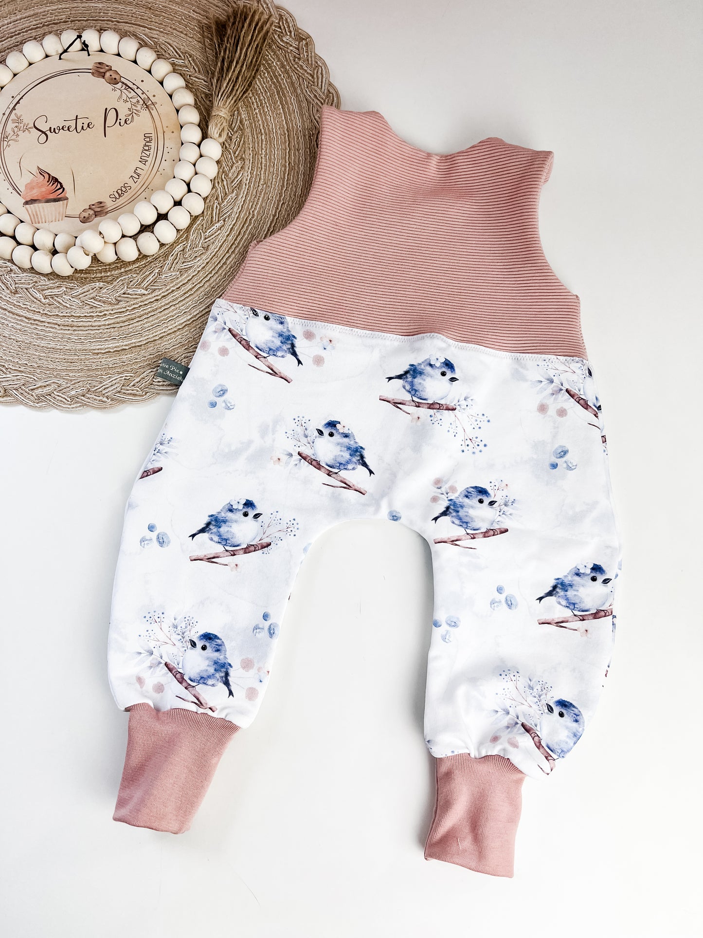 Strampler Mädchen, Baby Einteiler, Newborn Outfit, Babyset, Handmade Babystrampler in weiß blau, Blumen, Vögel,  Baby Geschenk Gr. 44–98
