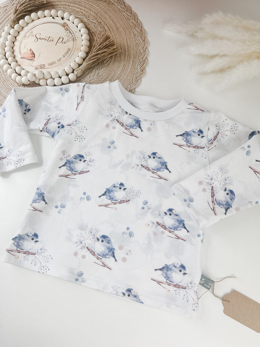 SOFORTKAUF Gr. 92 Handgemachtes Mädchenshirt – mit niedlichem Vogel- und Blumenmotiv – Bio-Baumwolle – Geschenkidee