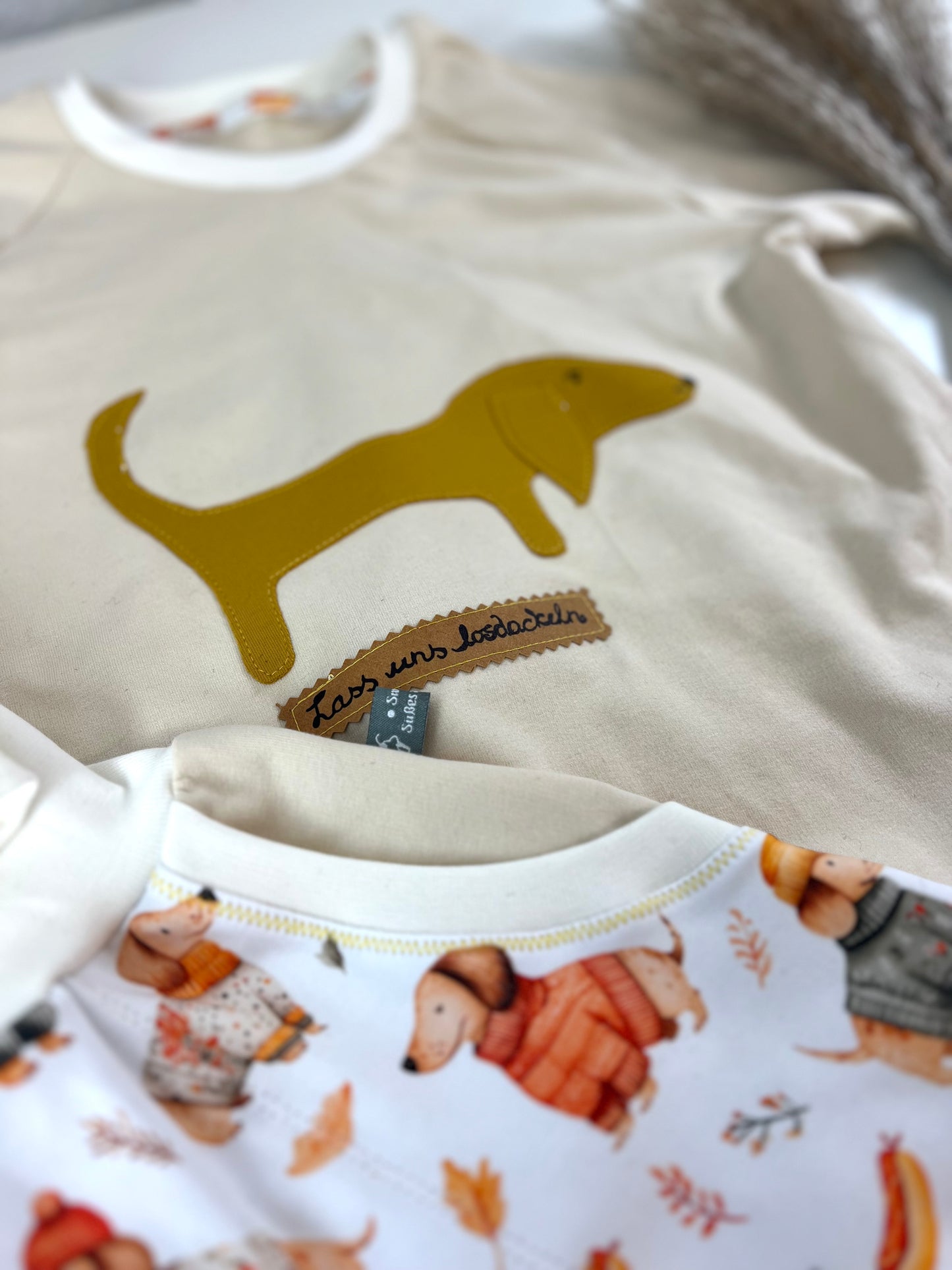 Dackel Kinder Set | Handmade Pullover & Hose | Bequeme Kindermode mit Hundemotiv | Geschenk für Hundeliebhaber Kinder