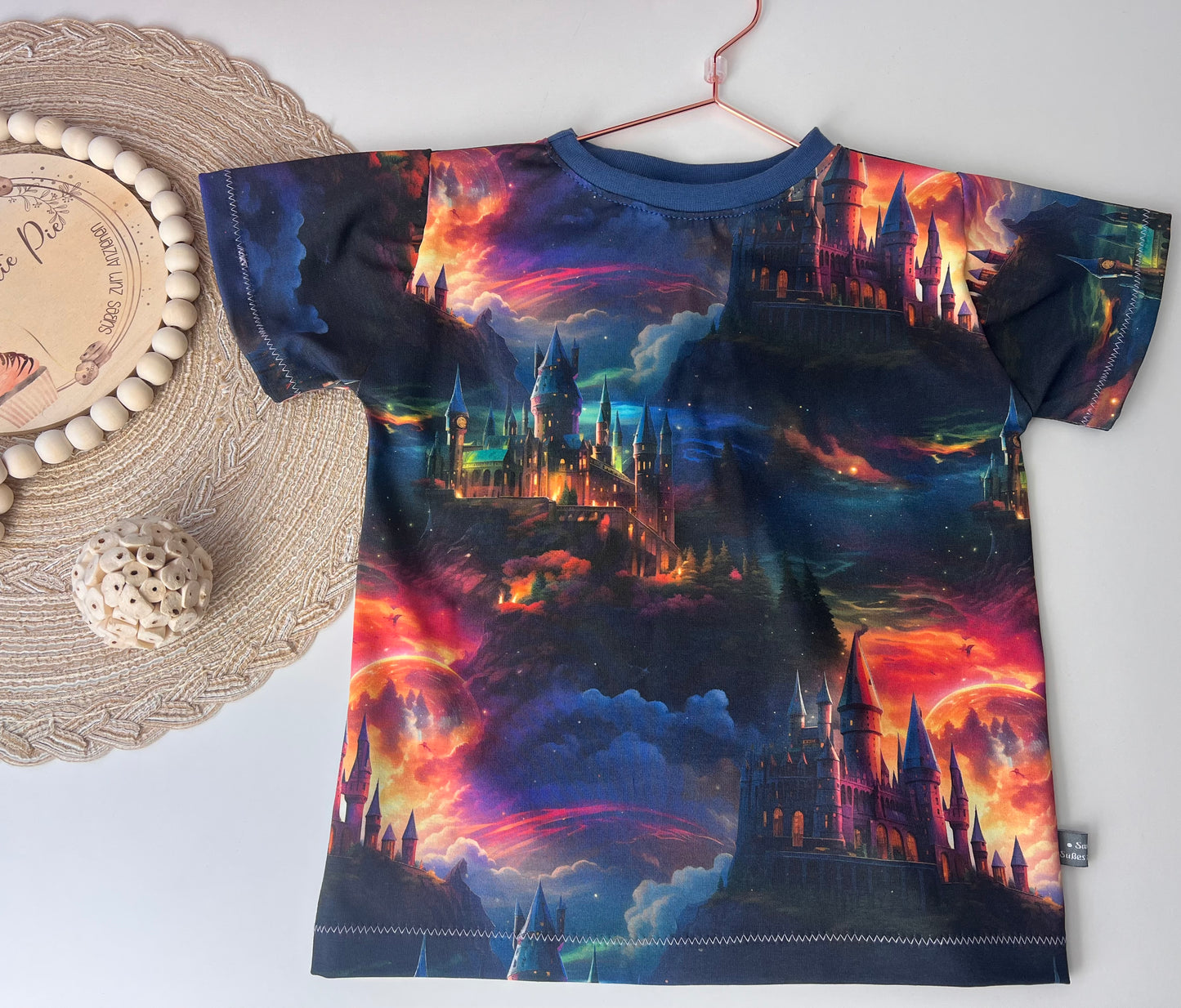 Sofortkauf Kinder T-Shirt Regenbogenschloss Gr. 104 | Bio Jersey Shirt | Verträumtes Märchen Design | Mädchen Shirt Handmade