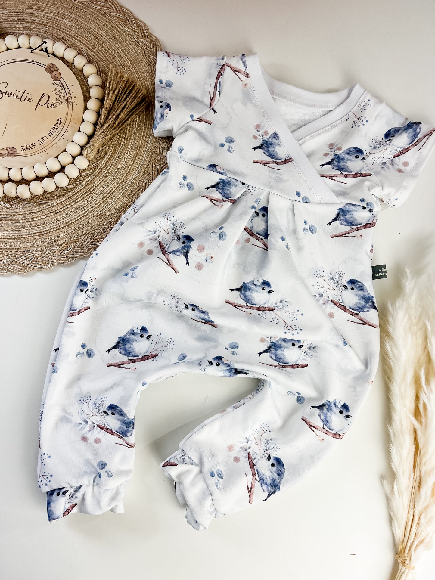 Baby Romper Mädchen mit Vögelchen – Bio Baumwolle – Wickeloptik – Kurzarm oder Langarm Gr. 62 - 140 zur Geburt – Mädchen