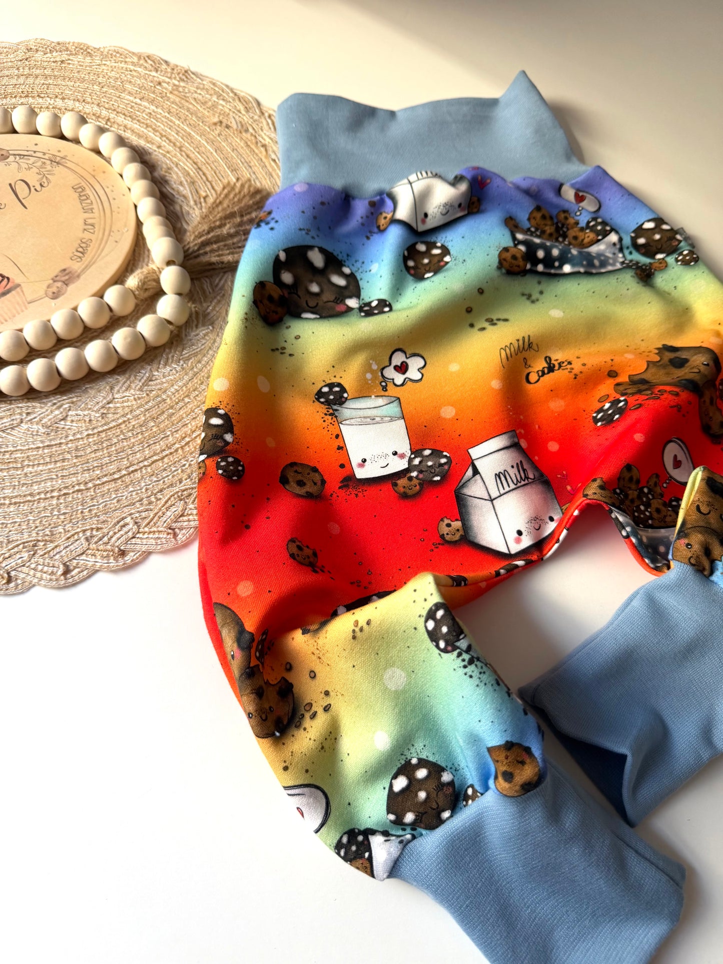 Pumphose Kinder „Cookies & Milk“ | Bio Baumwolle | Bunte Kinderhose | Handmade Pumphose | Mitwachsend & bequem I Gr. 44 - 122