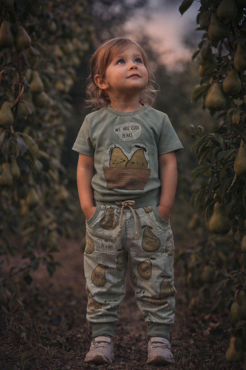 Kinder Set „Cool Pears“ | T-Shirt mit Birnen Applikation & Slim Harem Hose mit Taschen | Handmade Kinder Outfit | Frühlingsset