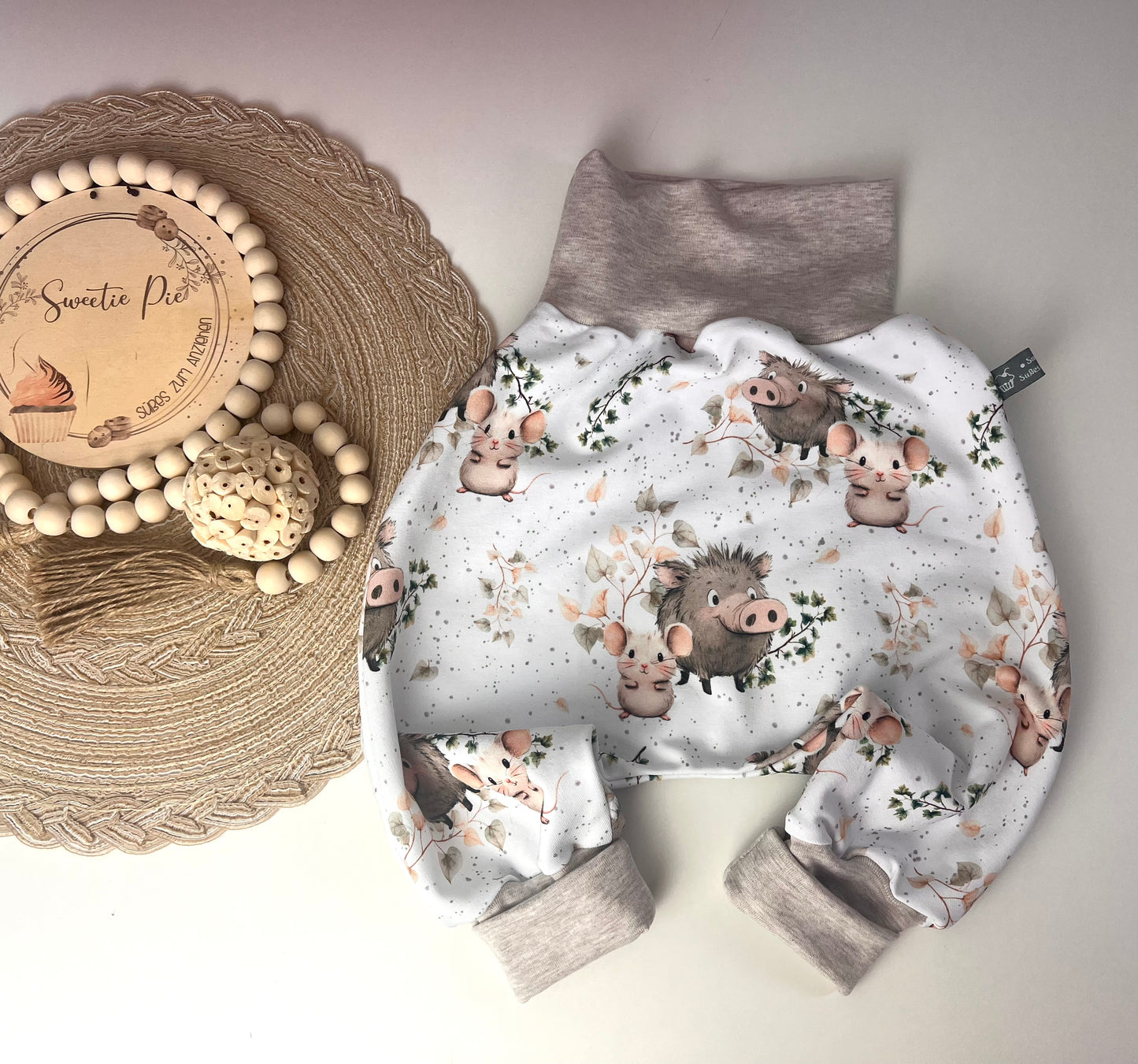 Pumphose für Kinder mit Wildschwein & Maus | Bequeme Bio Kinderhose | Handmade Pumphose aus Bio-Baumwolle | Unisex