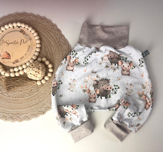 Pumphose für Kinder mit Wildschwein & Maus | Bequeme Bio Kinderhose | Handmade Pumphose aus Bio-Baumwolle | Unisex