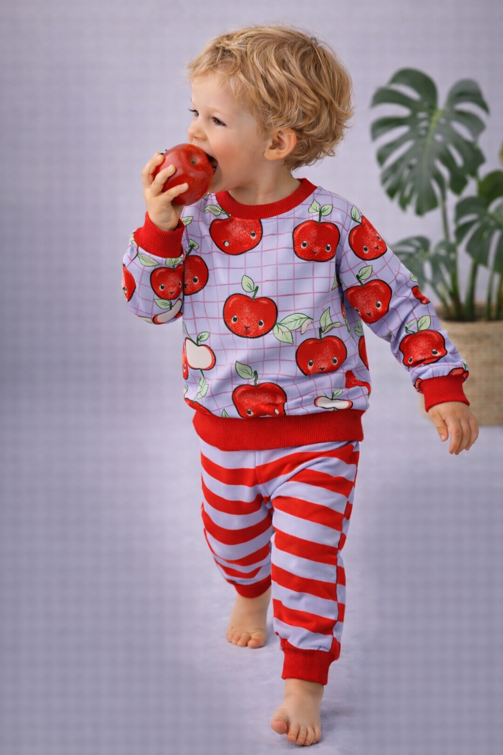 Kinder Set Sweater & Slim Harem Hose | Oversized Kinder Sweater mit Apfel Motiv | Bequemes Kinder Outfit in Flieder & Rot | Unisex