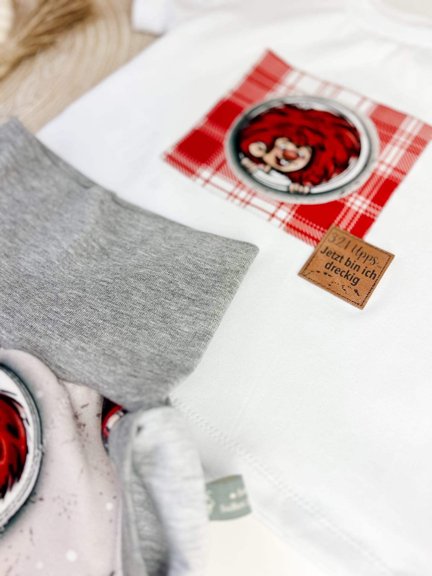 Baby Set Sommer – Kurze Slim Harem + T-Shirt mit frechem Kobold  – Handgemacht – Unikat für Babys & Kleinkinder Gr. 62 - 128