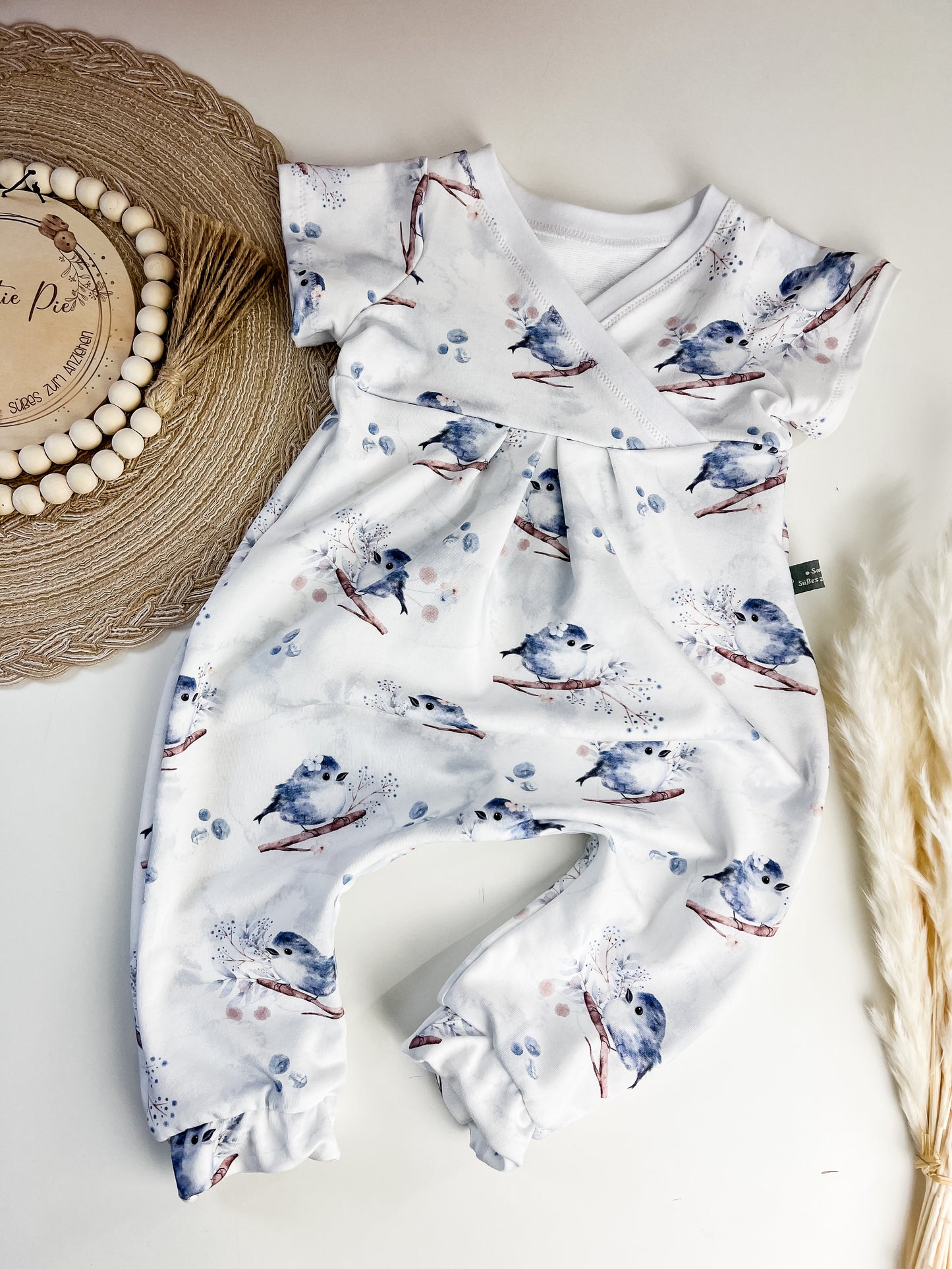 Baby Romper Mädchen mit Vögelchen – Bio Baumwolle – Wickeloptik – Kurzarm oder Langarm Gr. 62 - 140 zur Geburt – Mädchen