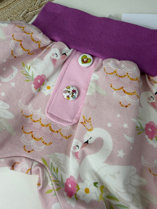 SOFORTKAUF Gr. 56/62 Kurze Baby Pumphose Schwäne rosa