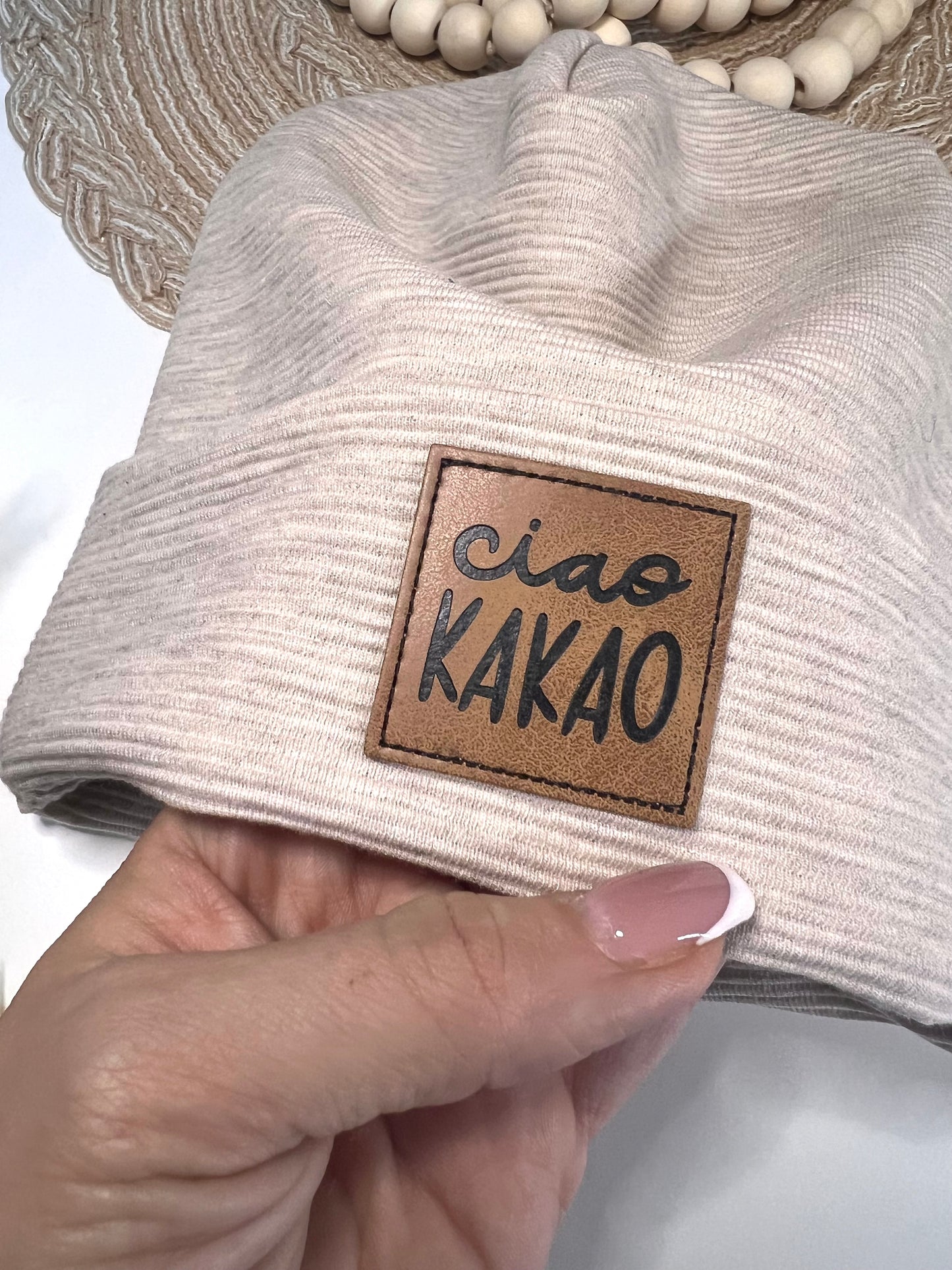 Hipster Beanie Mama Papa Kind | Partnerlook Ribjersey Mütze mit Patch | Unisex Kindermütze | Bequeme Übergangsmütze für Baby & Kind