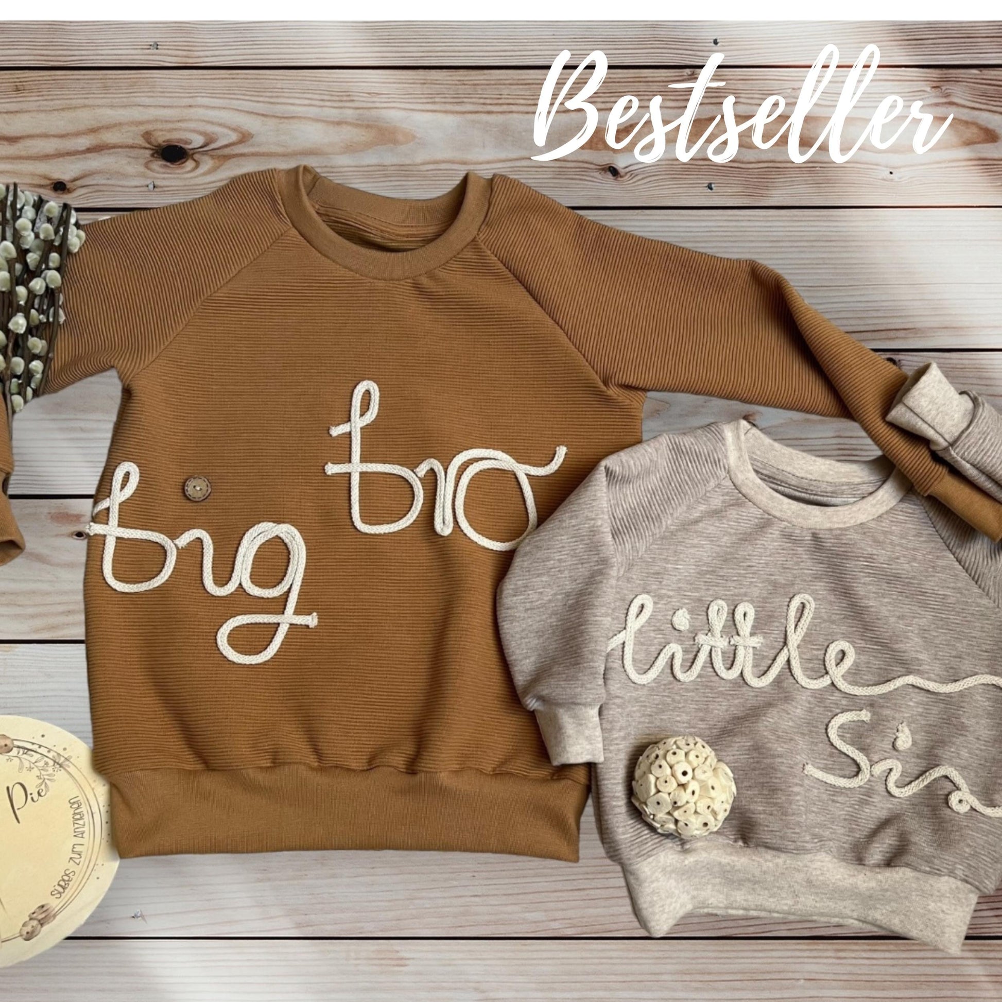 Personalisierter Ribjersey Sweater mit Kordelschrift – Handgemacht, 8 Farben, Gr. 62 - 134