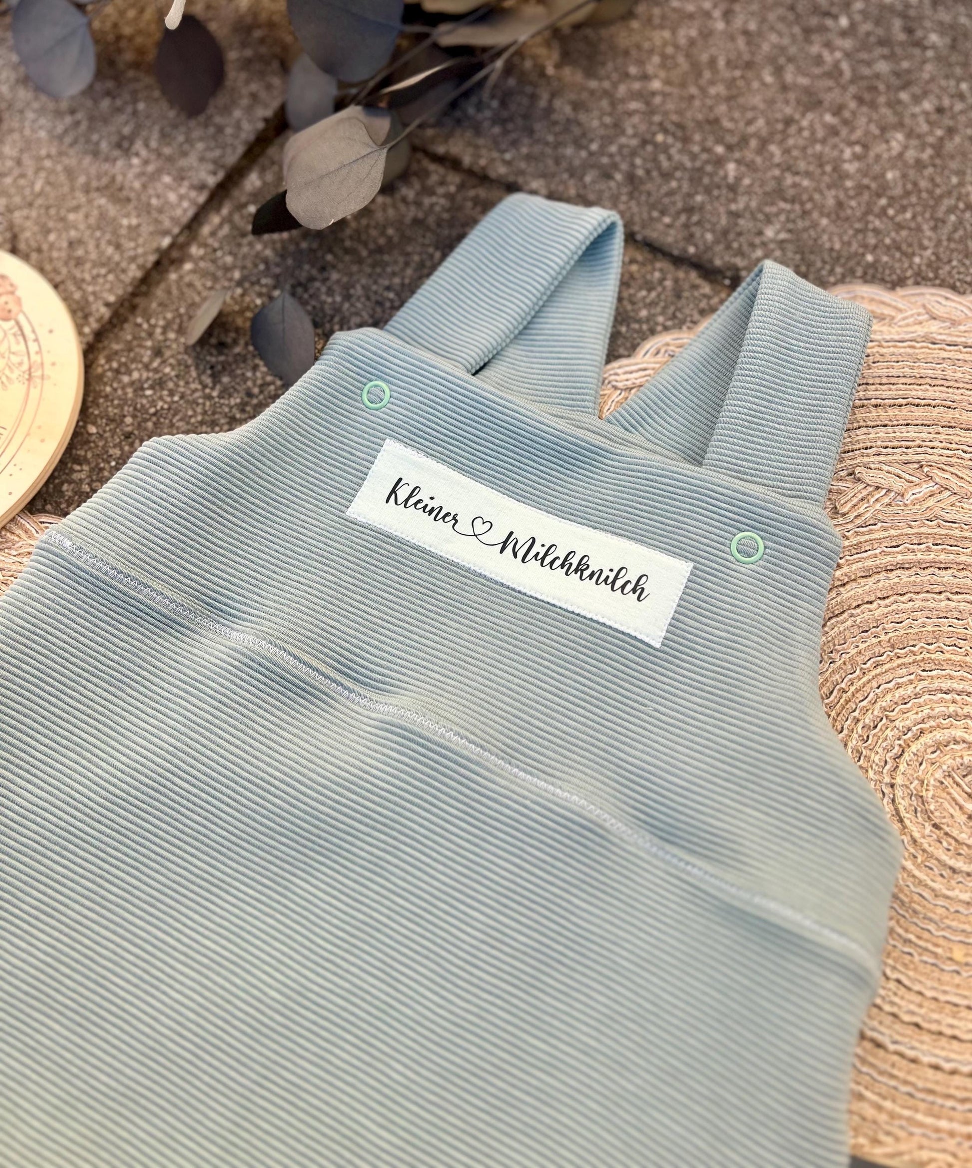 Latzhose "Milchknilch" Strampler Romper Baby blau mint Taufe Geschenk Geburt personalisiert Junge Newborn Neugeborenes Erstausstattung