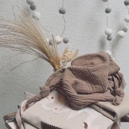 Babyoutfit // Babypullover mit Namen // Baby Pumphose beige // Babykleidung mit Namen // Gr. 62 - 128